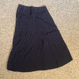 Express Midi skirt with slit